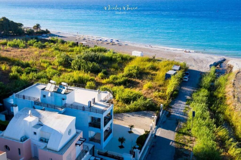 White&Blue Luxury Suites Ialysós Eksteriør bilde