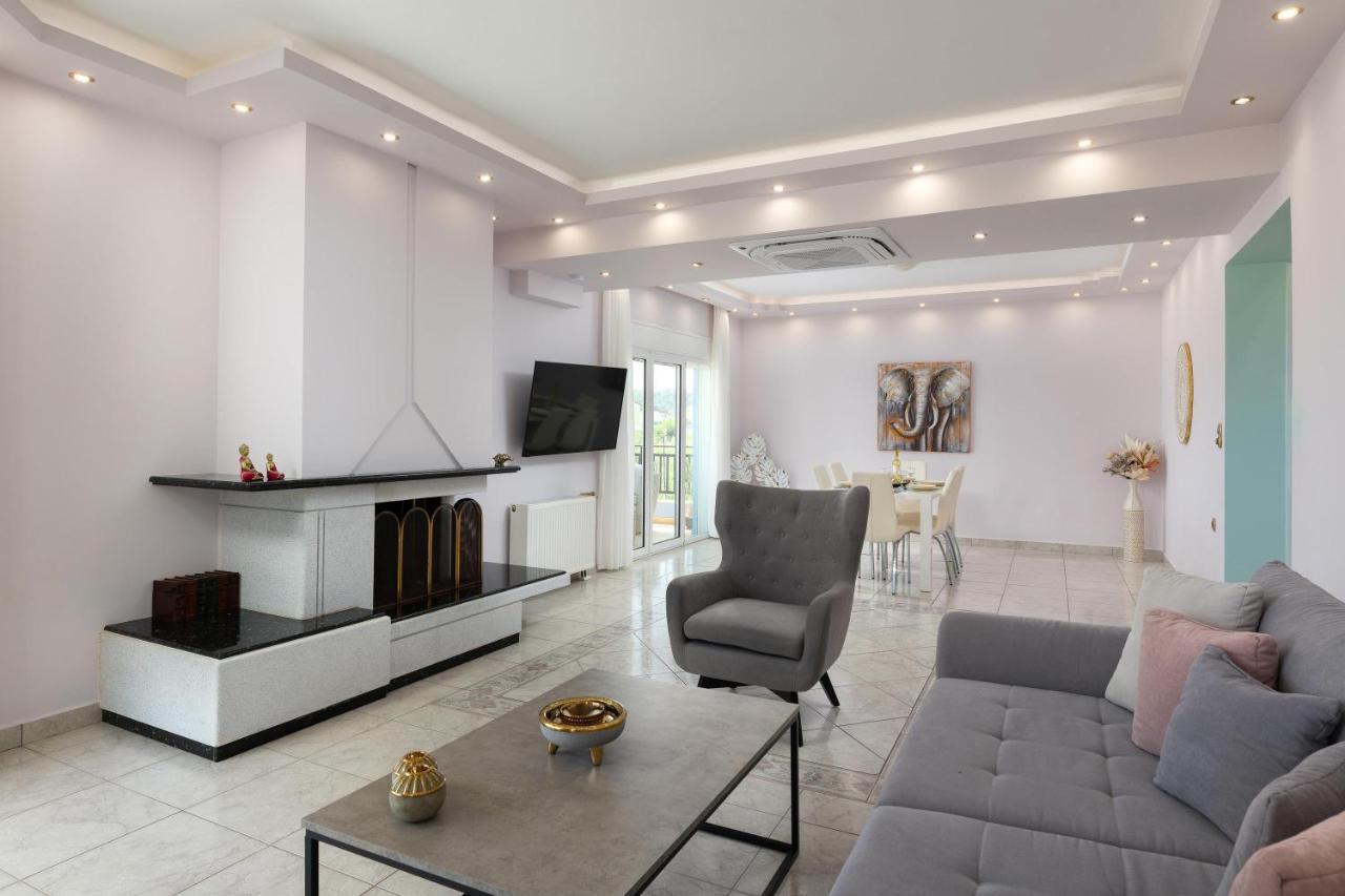 White&Blue Luxury Suites Ialysós Eksteriør bilde