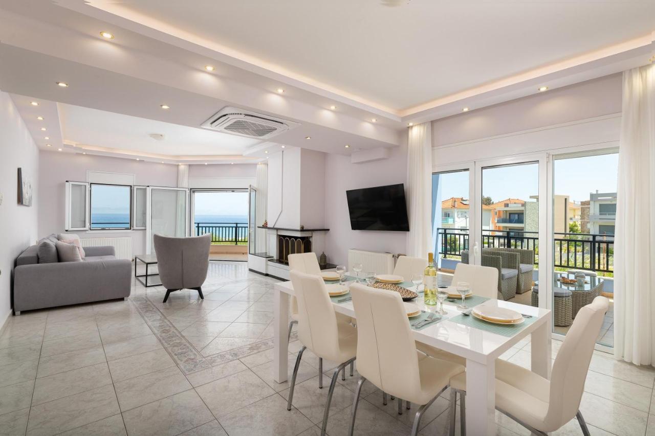 White&Blue Luxury Suites Ialysós Eksteriør bilde